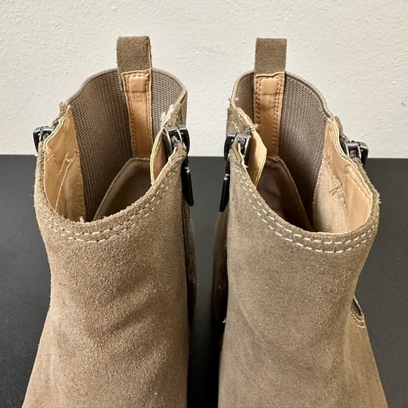 Blondo Danika Waterproof Suede Lug Sole Ankle Boots Tan 7 - Picture 6 of 7